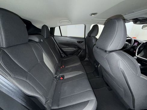 Used 2025 Subaru Crosstrek 2.0i Premium image 17