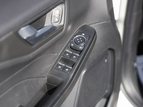 Used 2025 Ford Escape SE image 28