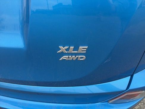 Used 2018 Toyota RAV4 XLE image 15