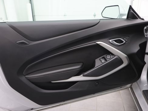 Used 2017 Chevrolet Camaro SS RWD image 36