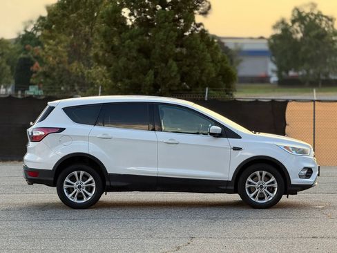 Used 2017 Ford Escape SE AWD/4WD image 7