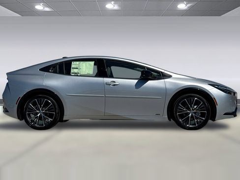 New 2026 Toyota Prius LE AWD/4WD image 2