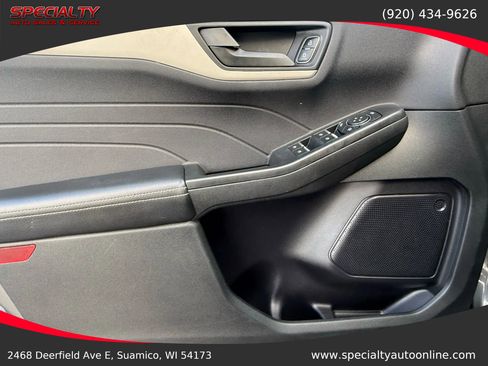 Used 2022 Ford Escape SE w/ Cold Weather Package image 36