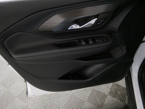 Used 2023 GMC Terrain SLE w/ Driver Convenience Package image 12