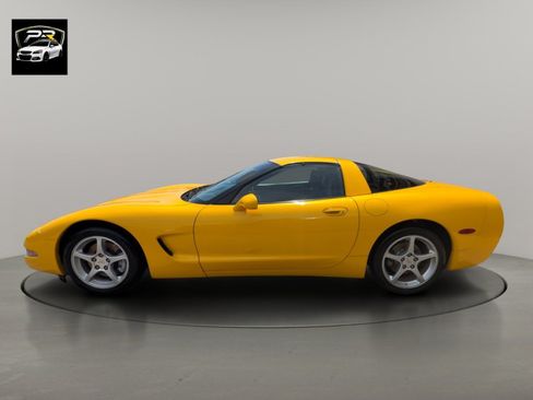 Used 2000 Chevrolet Corvette Coupe w/ Memory Pkg RWD image 2
