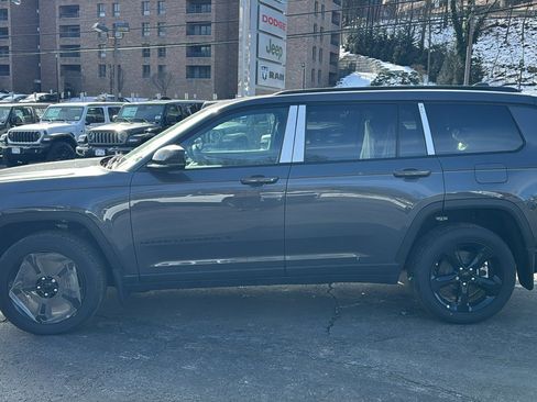 New 2025 Jeep Grand Cherokee L Altitude image 9