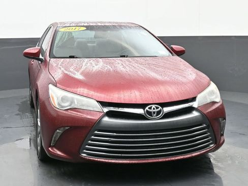 Used 2017 Toyota Camry XLE image 8
