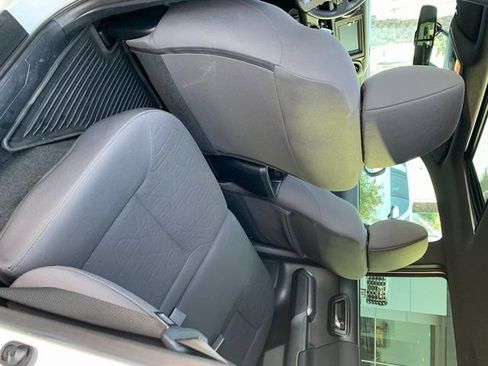 Used 2017 Toyota Tacoma TRD Sport image 15