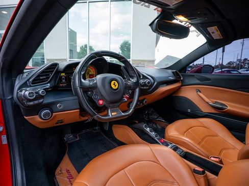 Used 2018 Ferrari 488 Spider RWD image 33