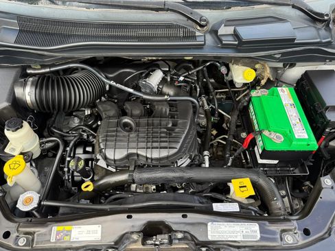 Used 2013 Dodge Grand Caravan SXT FWD image 31