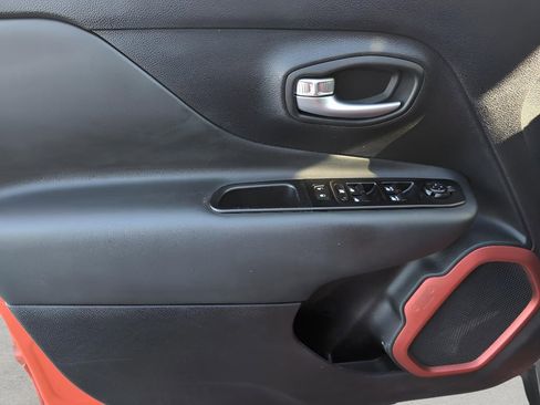 Used 2021 Jeep Renegade Trailhawk image 11