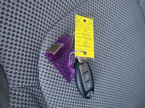 Used 2021 Nissan Frontier SV image 33