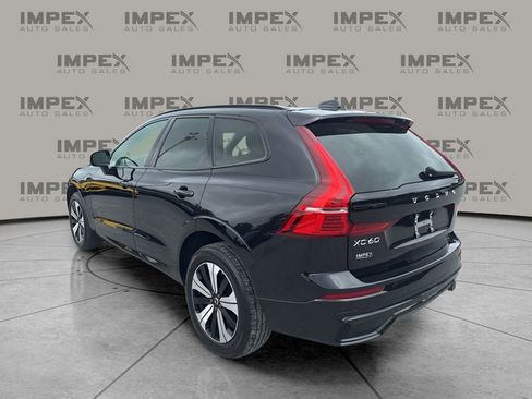 Used 2024 Volvo XC60 T8 Core AWD/4WD image 3