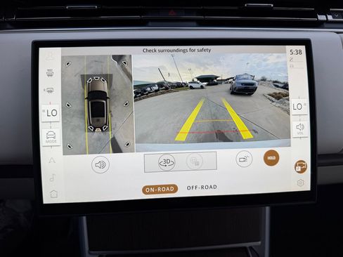 Certified 2025 Land Rover Range Rover SE image 20