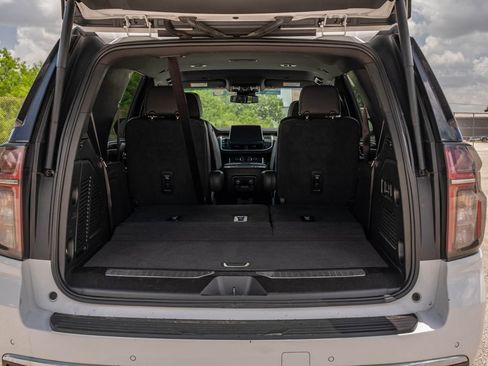 Used 2024 Chevrolet Tahoe Premier RWD image 28