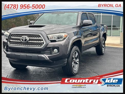 Used 2017 Toyota Tacoma TRD Sport RWD image 1
