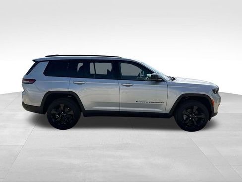 New 2025 Jeep Grand Cherokee L Altitude RWD image 25