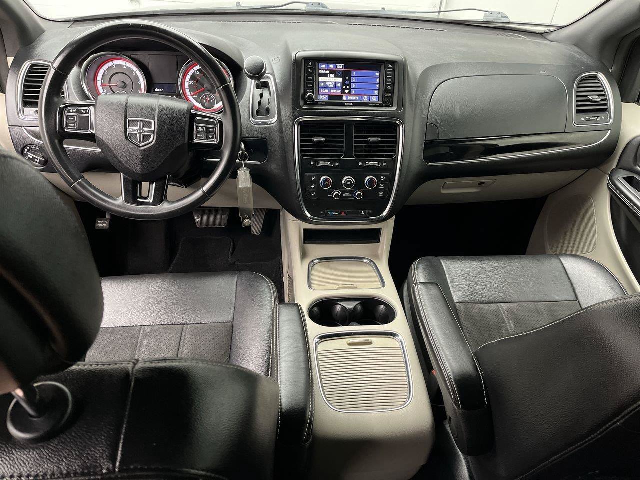 Used 2019 Dodge Grand Caravan SXT FWD image 4