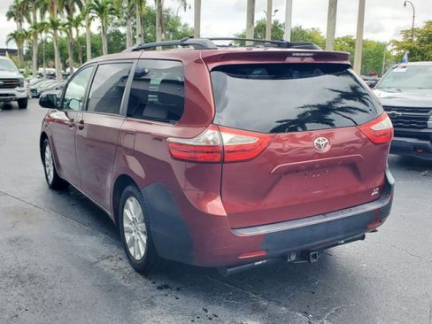 Used 2016 Toyota Sienna LE image 5