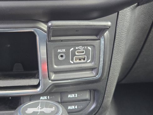Used 2022 Jeep Wrangler Unlimited Sport AWD/4WD image 12