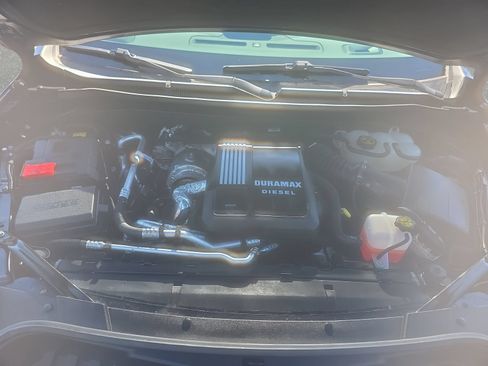 Used 2023 Chevrolet Tahoe LT w/ Luxury Package AWD/4WD image 30