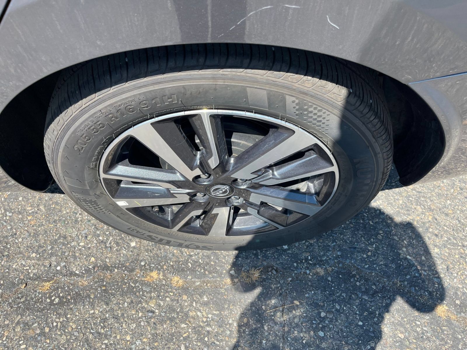 Used 2025 Nissan Versa SV FWD image 29