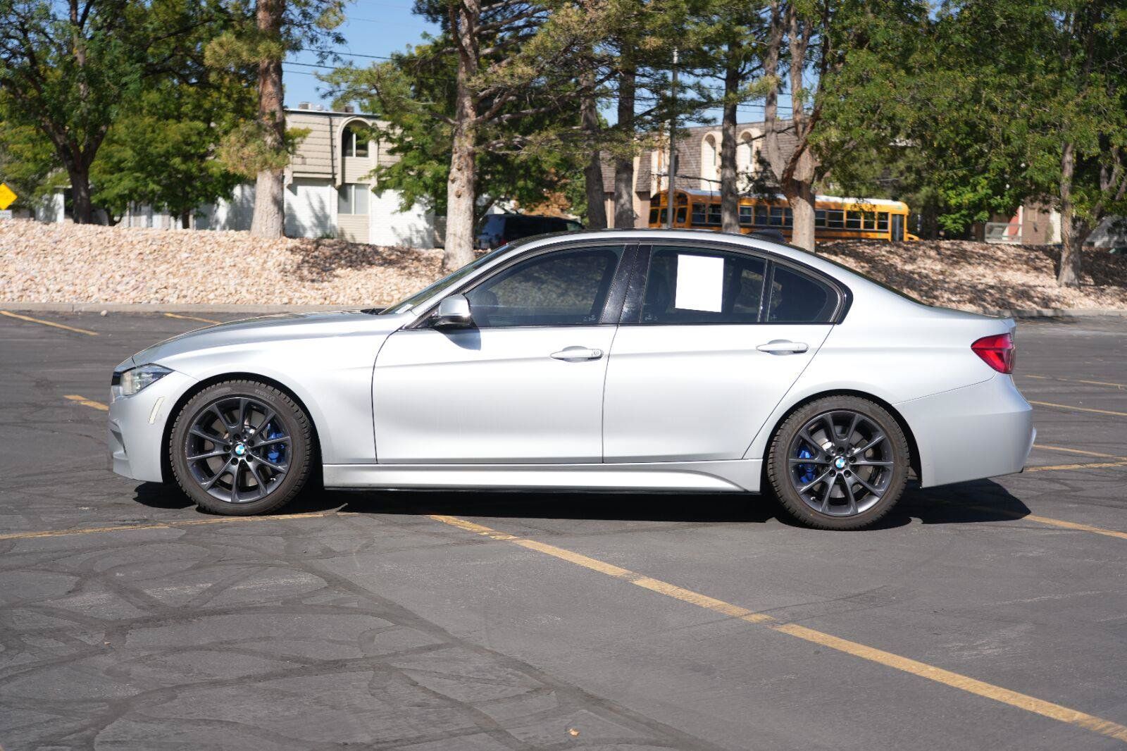 Used 2017 BMW 340i xDrive Sedan AWD/4WD image 2
