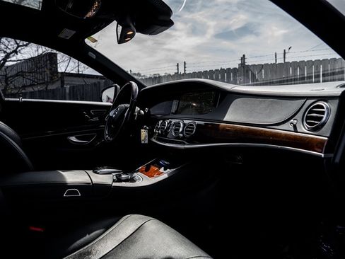 Used 2015 Mercedes-Benz S 550 4MATIC Sedan image 33
