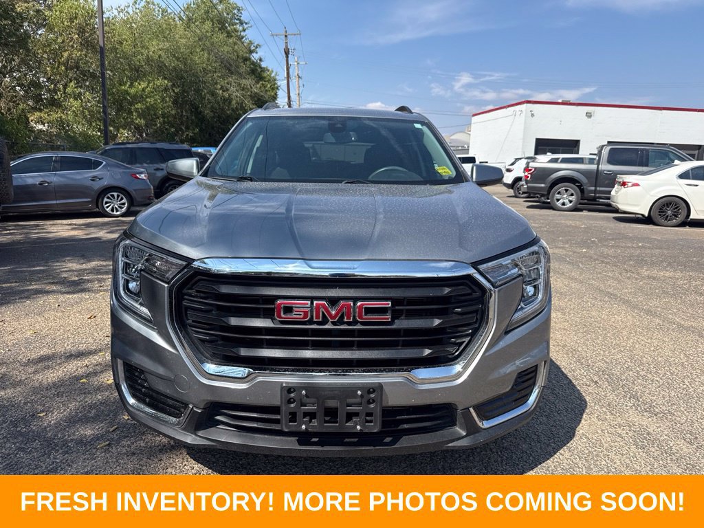 Used 2024 GMC Terrain SLE w/ Driver Convenience Package FWD image 7