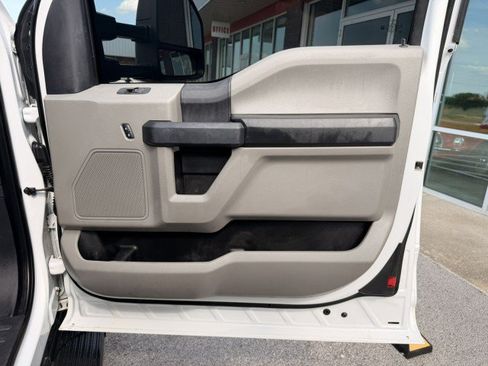 Used 2022 Ford F250 XL w/ Power Equipment Group RWD image 25