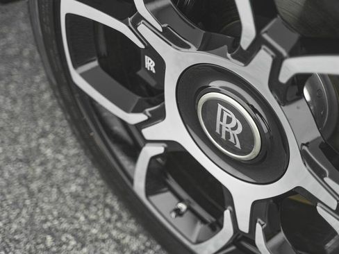 New 2025 Rolls-Royce Cullinan Black Badge image 6