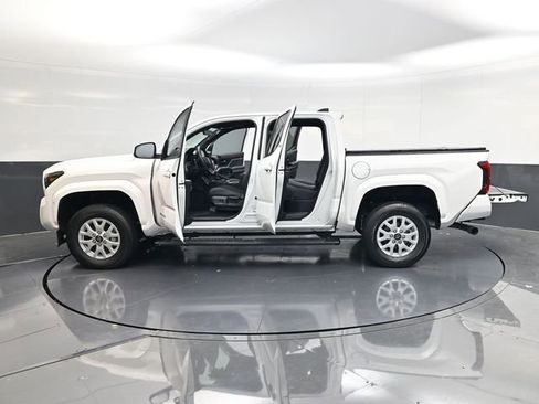 Used 2024 Toyota Tacoma SR5 AWD/4WD image 58