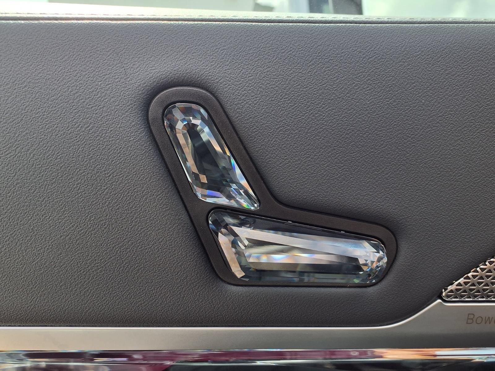 Used 2025 BMW 740i RWD image 7