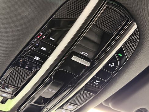 Certified 2023 Porsche Cayenne AWD/4WD image 35