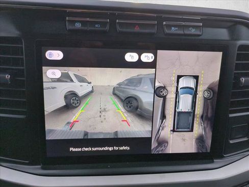 Used 2023 Ford F250 XLT w/ XLT Premium Package image 12