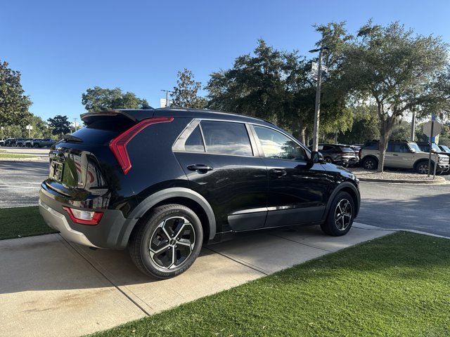 Used 2023 Kia Niro EX FWD image 3