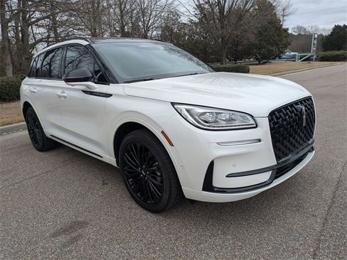 Used 2023 Lincoln Corsair Reserve w/ Equipment Group 202A image 8