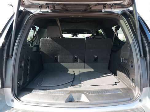 Used 2025 Chevrolet Suburban Premier image 33