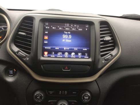 Used 2015 Jeep Cherokee Latitude w/ Comfort/Convenience Group FWD image 25