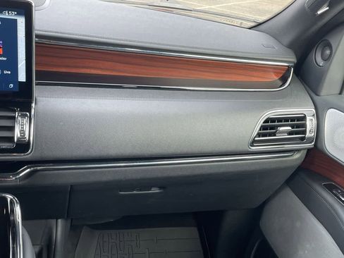 Used 2024 Lincoln Navigator L Reserve image 16