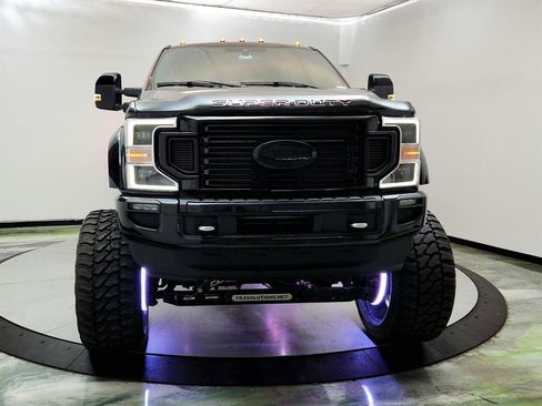 Used 2022 Ford F450 Platinum w/ FX4 Off-Road Package AWD/4WD image 2