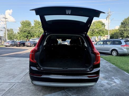 Used 2022 Volvo XC90 T6 Momentum AWD/4WD image 10