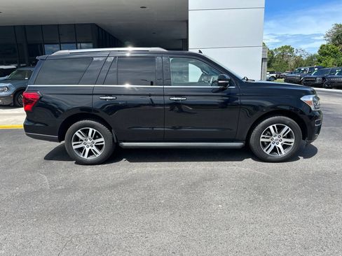 Used 2024 Ford Expedition Limited RWD image 3