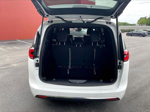 New 2026 Chrysler Pacifica Select FWD image 22