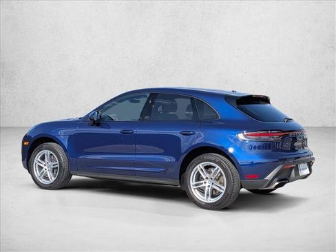 Used 2025 Porsche Macan image 3