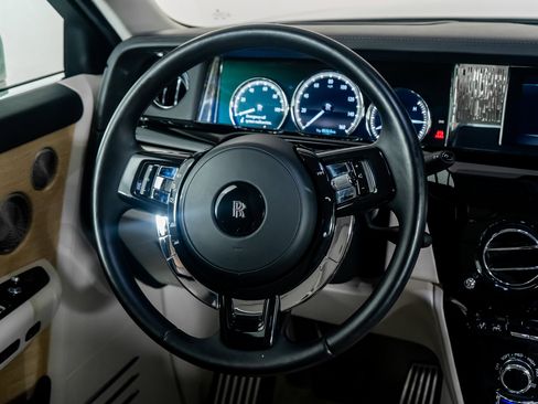 Used 2019 Rolls-Royce Phantom Sedan image 54