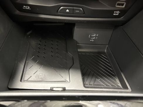 New 2026 Chrysler Pacifica Pinnacle w/ Trailer Tow Group image 25