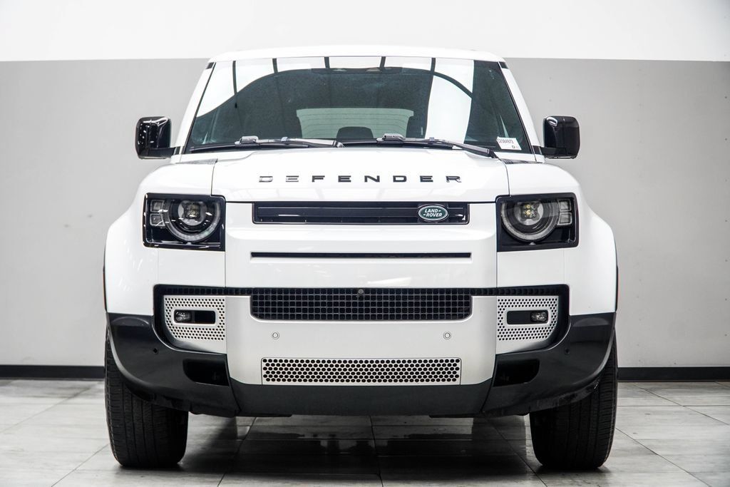 Used 2025 Land Rover Defender 110 S AWD/4WD image 10