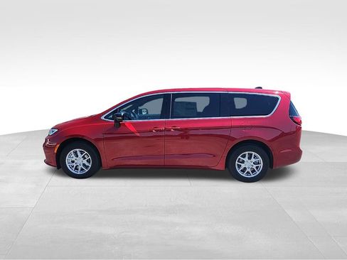 New 2026 Chrysler Pacifica Select FWD image 16