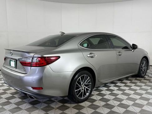 Used 2018 Lexus ES 350 w/ Luxury Package w/Wood Trim image 8